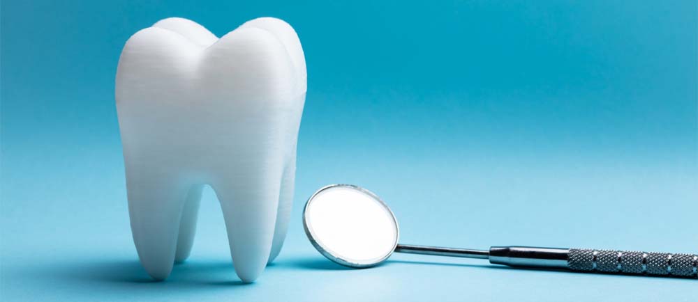 4 ERRORI IRRIMEDIABILI che gli Italiani e le Italiane fanno, ogni giorno, dal DENTISTA